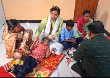 ગરીબો નાં મશિહા નિતીનભાઈ જાની (ખજુરભાઈ) નાનાપોંઢા માં એક ગરીબ પરિવારને વહારે આવ્યા